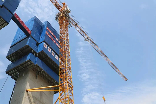 大墊高速（四川境）TJ3標項目部引入塔吊螺母松動預警監(jiān)測系統(tǒng)