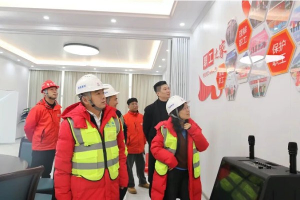 川交公司黨委書記、董事長杜江林赴康新高速項目檢查指導(dǎo)